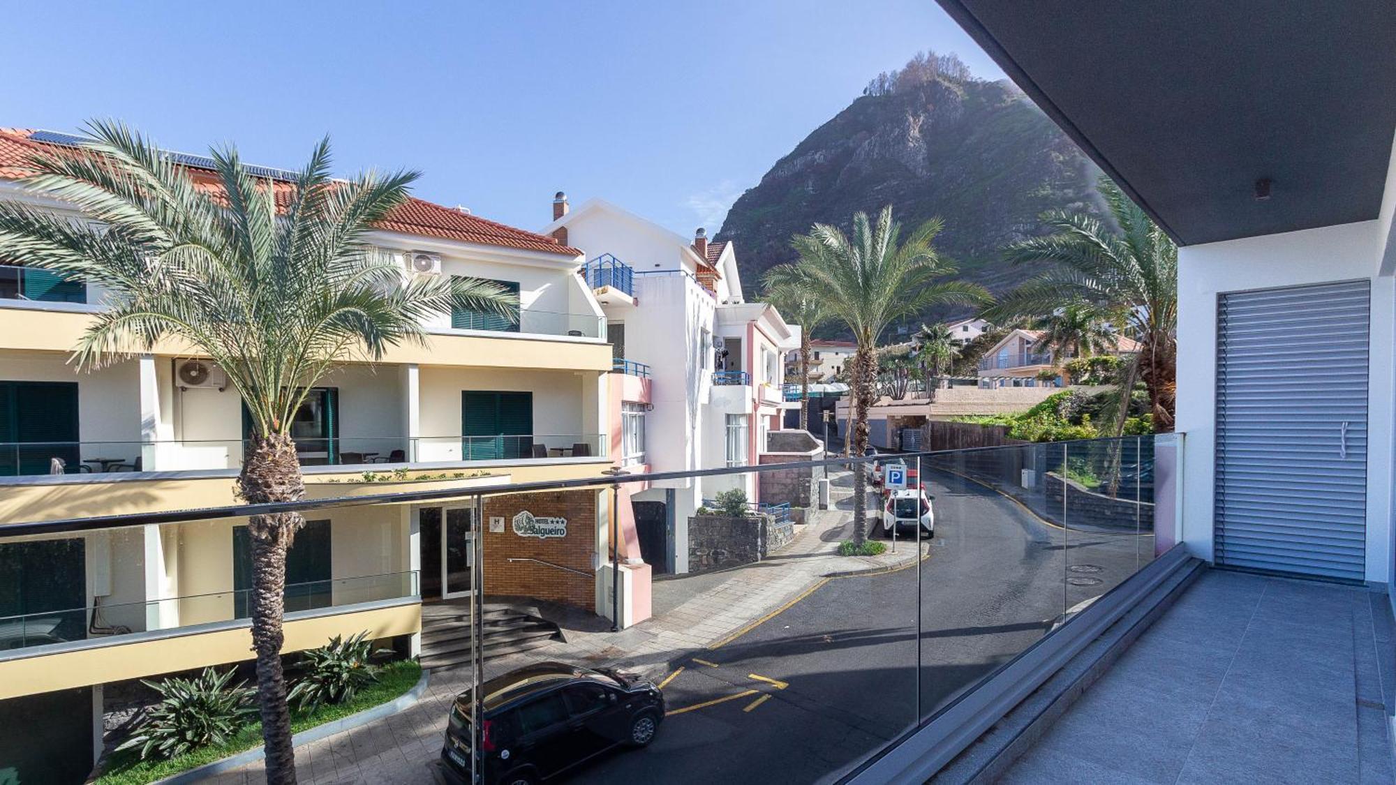 Luxury And Modern Apartment In Porto Moniz Center Extérieur photo